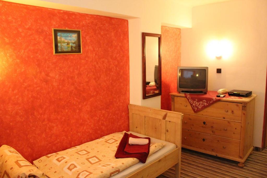 Garni Hotel Anne-Mary Piest'any Exterior foto