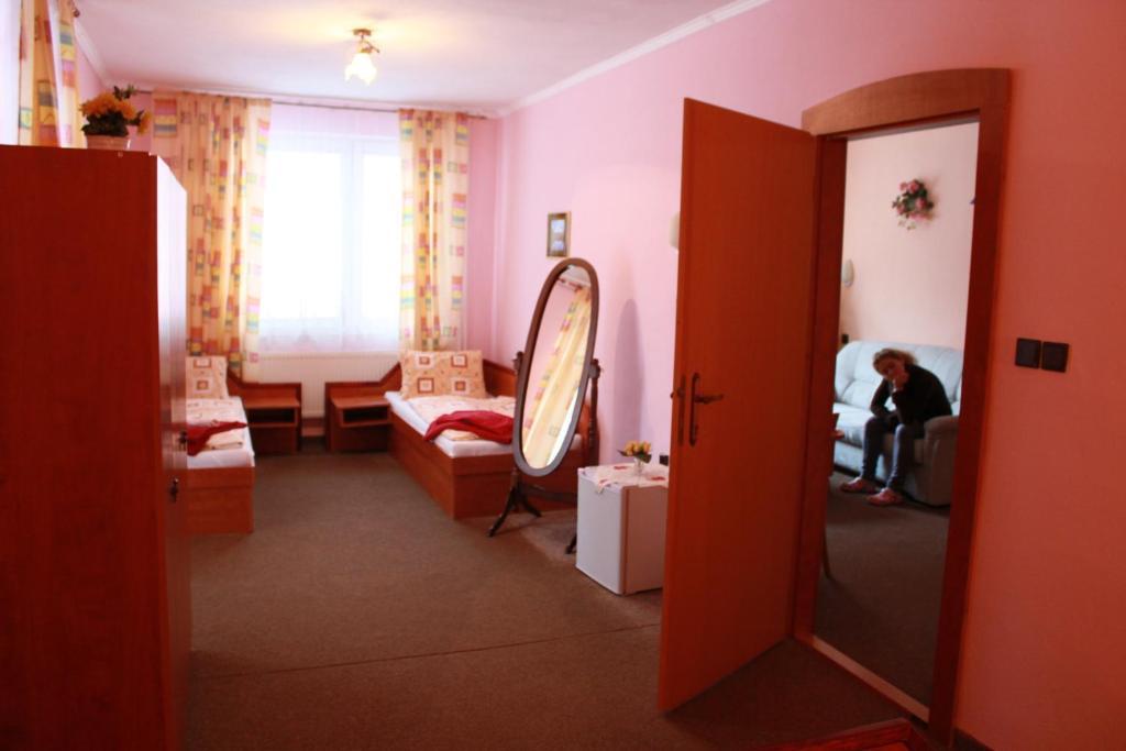 Garni Hotel Anne-Mary Piest'any Habitación foto