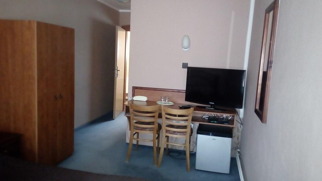 Garni Hotel Anne-Mary Piest'any Exterior foto