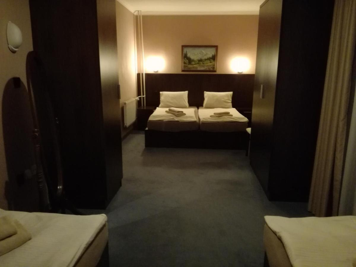 Garni Hotel Anne-Mary Piest'any Exterior foto