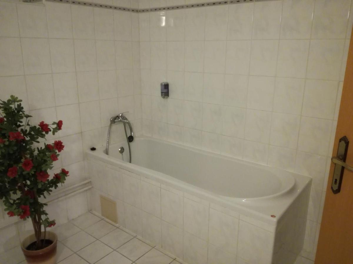 Garni Hotel Anne-Mary Piest'any Exterior foto